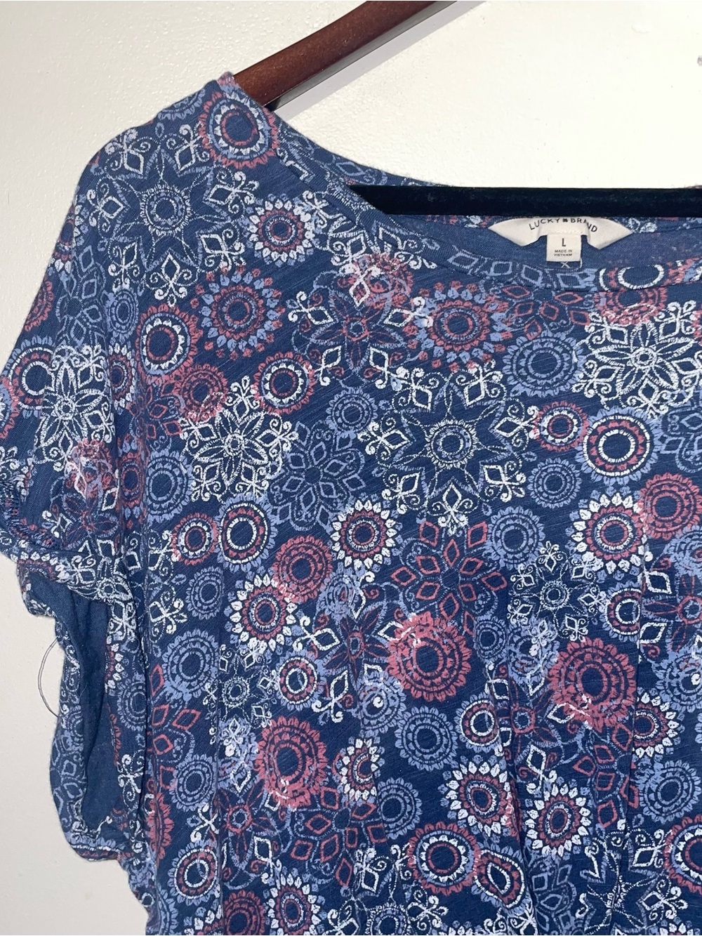 Lucky Brand 💮  Floral-Mandala boho knot front top large